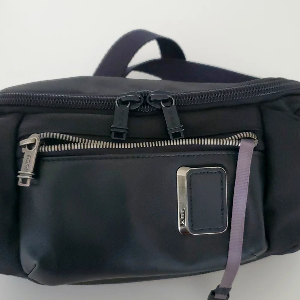Tumi Alpha Black Ballistic Nylon & Leather Bravo Kelley Sling Bag